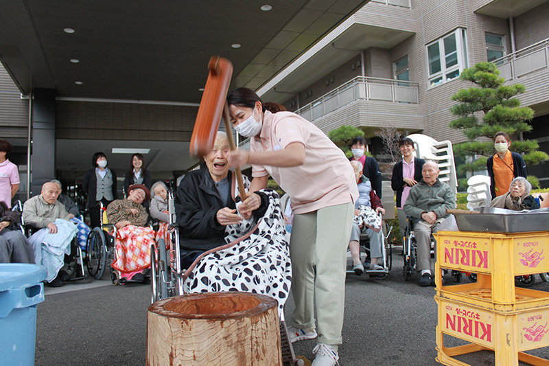 餅つきが開催されました むさしの園news 餅つきが開催されました むさしの園news